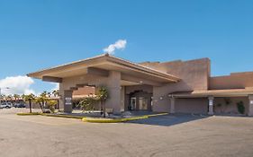 Quality Inn & Suites Lake Havasu City